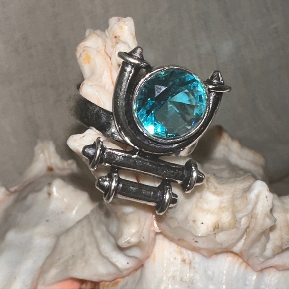 Modern Blue Topaz handmade 925 statement Ring - Picture 3 of 13
